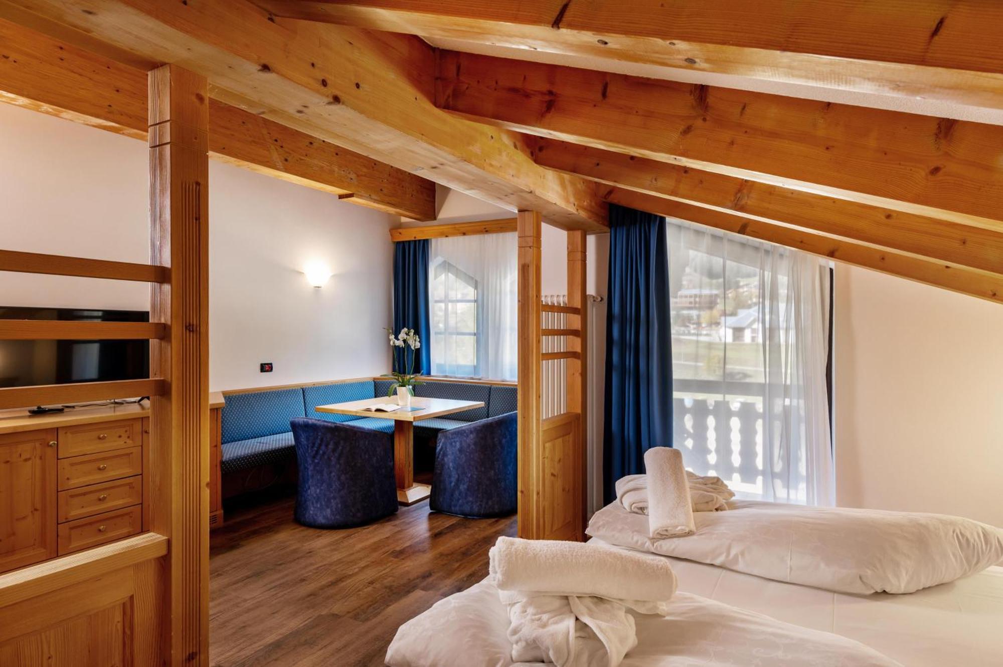 Hotel Terme Antico Bagno Pozza di Fassa Szoba fotó